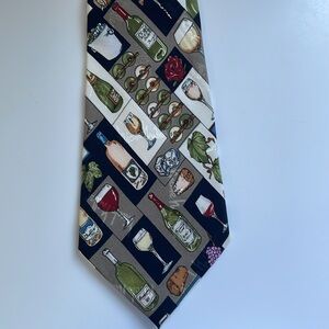 Nicole Miller Men’s 90’s (96) 100% Silk “Wine” Theme Necktie EUC